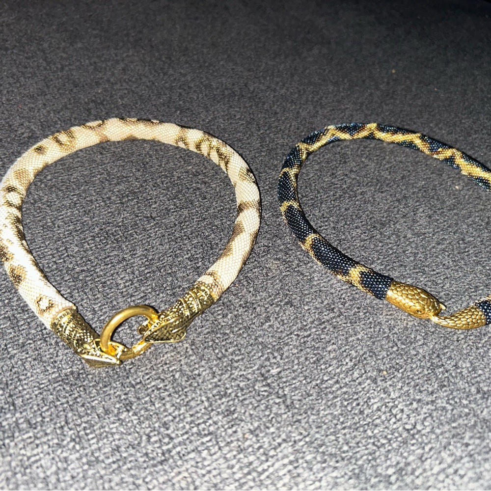 Gold-Tone Snake Clasp Fabric Wrap choker necklace - Beige and Black